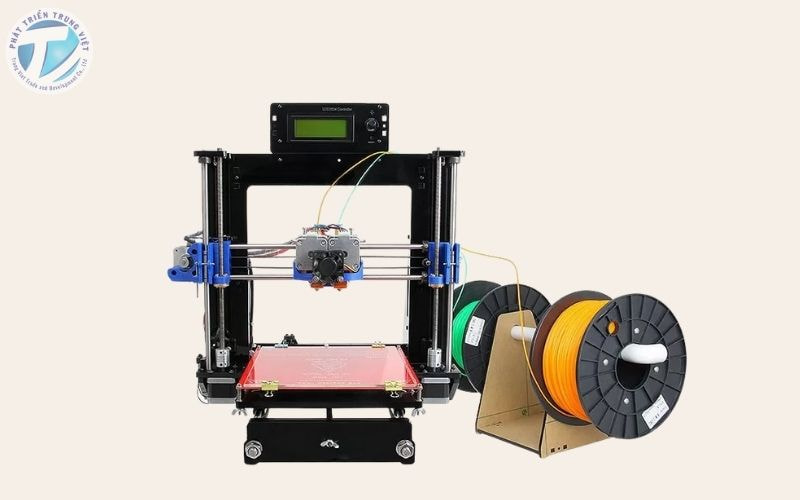Máy in 3D hoạt động dựa trên nguyên lý bồi đắp vật liệu từng lớp một để tạo ra vật thể ba chiều
